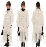 不規則な白い花柄レースのシャツドレス