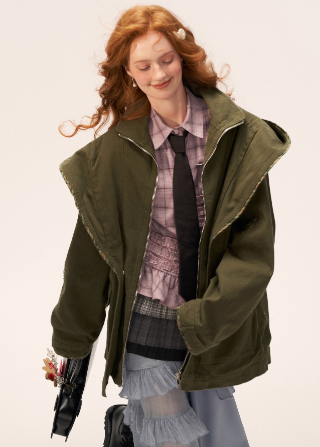 distressed cargo jacket women, frayed utility jacket, vintage workwear coat ladies, fall winter 2025 outerwear women, loose casual commuter jacket, korean street fashion jacket, lazy fit grunge outerwear, washed vintage cargo coat, nowa tokyo retro street style