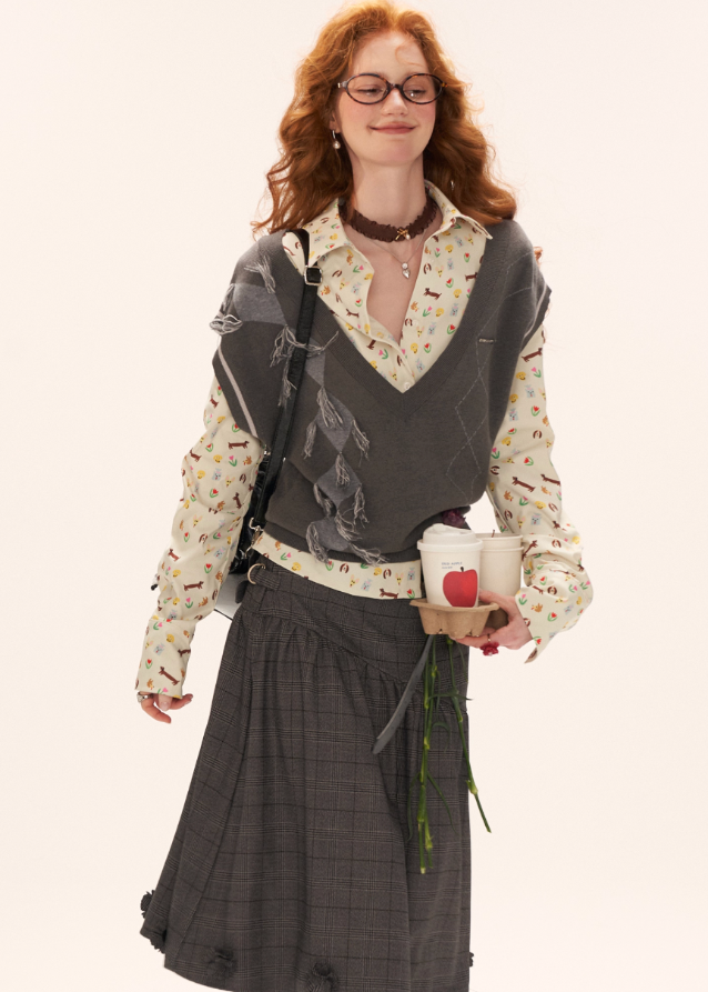 v neck knit vest set women, collegiate style sweater vest, gray preppy knit two piece, fall winter 2025 knitwear women, soft street preppy outfit, korean campus style knit top, high end gray knit vest, ivy league sweater vest look, nowa tokyo preppy street fashion