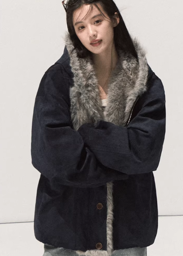 suede fur jacket women, eco friendly faux fur coat, winter 2025 suede outerwear, thick warm fur collar jacket, korean street winter coat, vintage suede shearling jacket, soft suede faux fur jacket women, oversized cozy winter outerwear, nowa tokyo high end street fashion