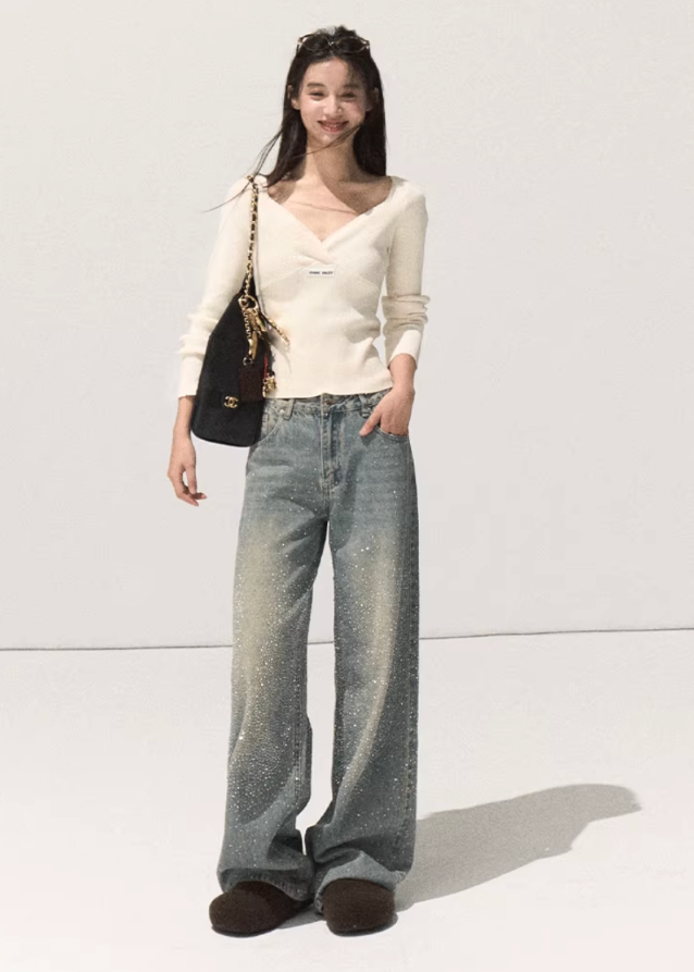 korean soft knit long sleeve top, cotton slim base top women, minimal layering knitwear, korean pure cotton inner top, seoul style slim fit knitwear, soft touch cotton long sleeve tee, minimalist base knit korea, daily layering outfit women, light knit top for autumn, korean skin-friendly cotton knit, elegant soft base top, women slim inner knitwear, breathable cotton long sleeve, cozy korean layering top, feminine minimal knit top