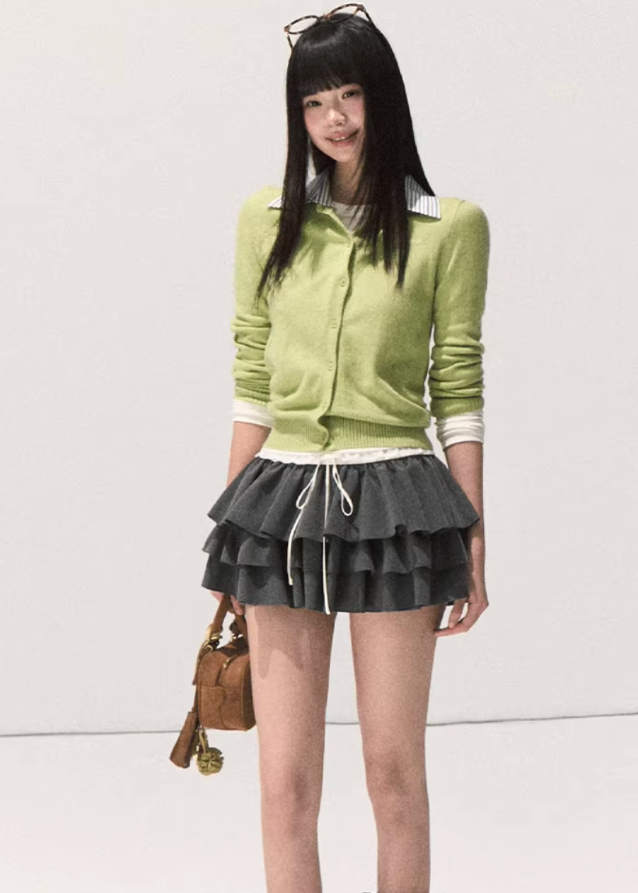 OAKMOO preppy knit top, wool layered sweater women, fake two piece long sleeve top, contrast collar knit blouse, autumn winter wool top, Korean fashion academia style, preppy girl outfit, soft slim fit knitwear, modern minimalist sweater, OAKMOO AW collection