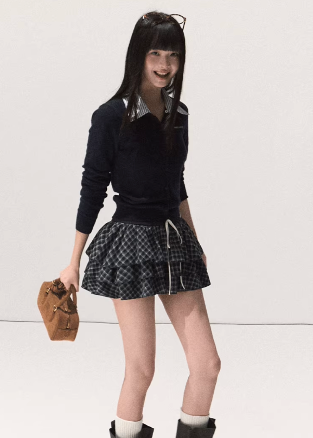 OAKMOO preppy knit top, wool layered sweater women, fake two piece long sleeve top, contrast collar knit blouse, autumn winter wool top, Korean fashion academia style, preppy girl outfit, soft slim fit knitwear, modern minimalist sweater, OAKMOO AW collection