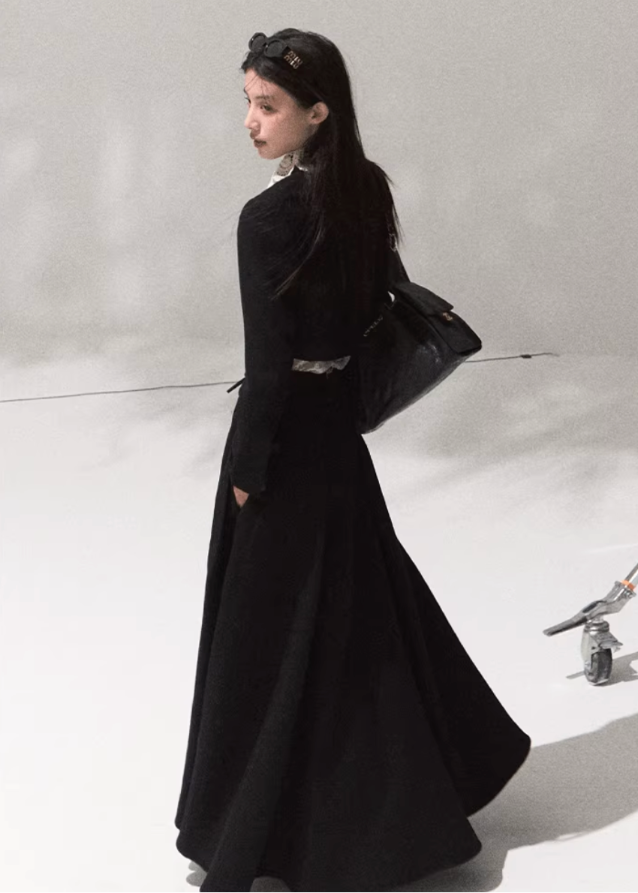 OAKMOO tweed two piece set, crochet collar suit women, wool handmade set outfit, vintage long skirt set, elegant autumn winter suit, chic Korean fashion outfit, tweed crop top set, OAKMOO AW collection, classic black skirt suit, minimalist luxury fashion