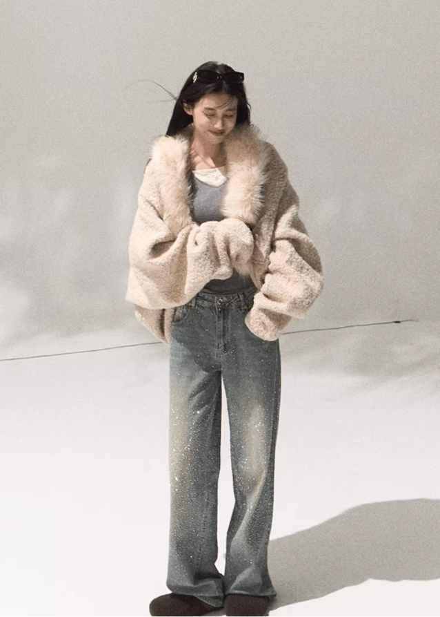 OAKMOO wool fur collar jacket, cropped shearling coat women, winter warm jacket, oversized faux fur coat, Korean fashion outerwear, cozy chic wool jacket, OAKMOO AW collection, short fleece coat women, stylish winter bomber, neutral tone jacket