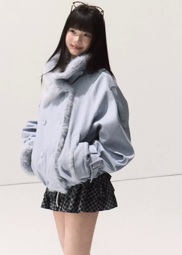 OAKMOO fur collar coat, plush cropped jacket women, heavy wool winter coat, faux fur lapel coat, autumn winter thick short jacket, Korean fashion outerwear, elegant wool jacket, OAKMOO AW collection, warm stylish coat, luxury short winter jacket