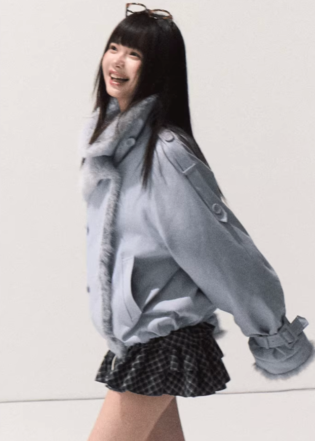 OAKMOO fur collar coat, plush cropped jacket women, heavy wool winter coat, faux fur lapel coat, autumn winter thick short jacket, Korean fashion outerwear, elegant wool jacket, OAKMOO AW collection, warm stylish coat, luxury short winter jacket