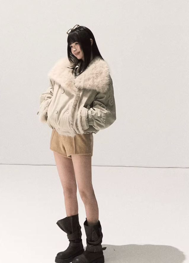 OAKMOO fur collar coat, plush cropped jacket women, heavy wool winter coat, faux fur lapel coat, autumn winter thick short jacket, Korean fashion outerwear, elegant wool jacket, OAKMOO AW collection, warm stylish coat, luxury short winter jacket