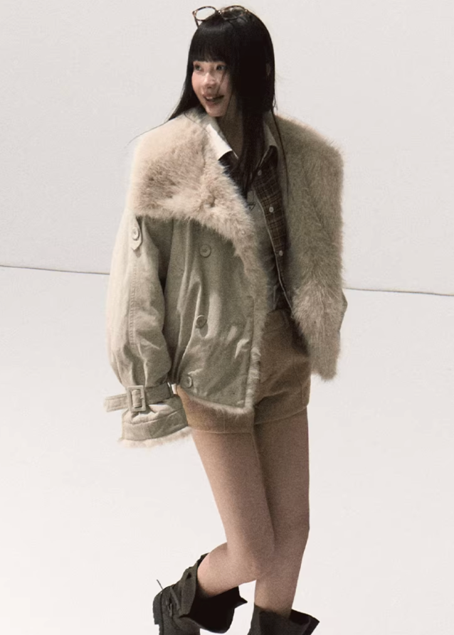 OAKMOO fur collar coat, plush cropped jacket women, heavy wool winter coat, faux fur lapel coat, autumn winter thick short jacket, Korean fashion outerwear, elegant wool jacket, OAKMOO AW collection, warm stylish coat, luxury short winter jacket