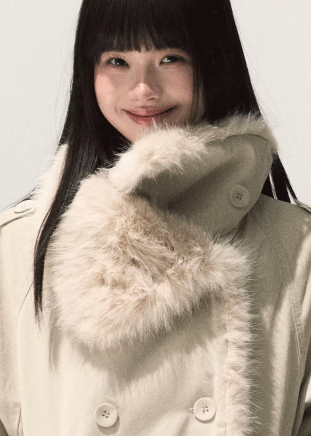 OAKMOO fur collar coat, plush cropped jacket women, heavy wool winter coat, faux fur lapel coat, autumn winter thick short jacket, Korean fashion outerwear, elegant wool jacket, OAKMOO AW collection, warm stylish coat, luxury short winter jacket