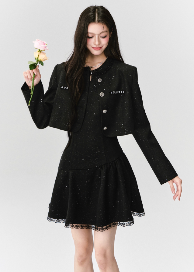 A constellation of refinement — the Noir Étoile Ensemble merges classic Parisian tailoring with Fragileheart’s pastel-noir sensuality. The cropped glitter tweed jacket and sculpted mini dress shimmer with quiet confidence, revealing both softness and strength. Perfect for evenings when sophistication meets modern rebellion.