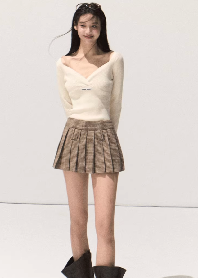 OAKMOO wool pleated skirt, plaid skort women, preppy mini skirt, academia style outfit, winter wool mini, retro low rise culottes, Korean fashion wool skirt, pleated shorts skirt, classic preppy look, OAKMOO AW collection