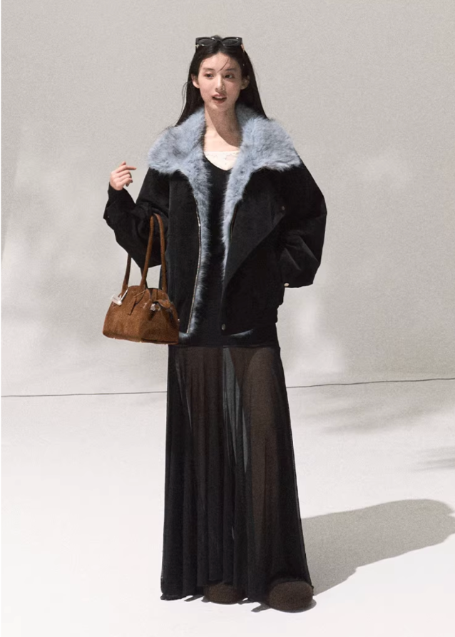 OAKMOO fur collar jacket, cropped winter coat women, warm wool short jacket, thick lapel outerwear, faux fur collar coat, autumn winter fashion 2025, Korean style cropped jacket, minimalist winter outerwear, OAKMOO AW collection, cozy short jacket women