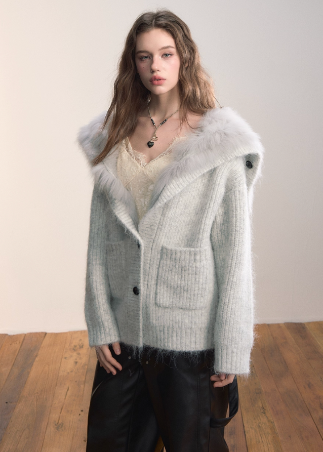 VIAPITTI fur knit coat, fox fur lapel cardigan, luxury streetwear women, autumn winter warm jacket, plush knit sweater coat, oversized lapel cardigan, edgy Korean fashion, street luxe outerwear, heavy knit fur coat, K-fashion 2025, warm winter cardigan, soft fur trim jacket, urban chic knitwear, modern street fashion