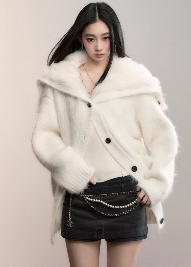 VIAPITTI fur knit coat, fox fur lapel cardigan, luxury streetwear women, autumn winter warm jacket, plush knit sweater coat, oversized lapel cardigan, edgy Korean fashion, street luxe outerwear, heavy knit fur coat, K-fashion 2025, warm winter cardigan, soft fur trim jacket, urban chic knitwear, modern street fashion