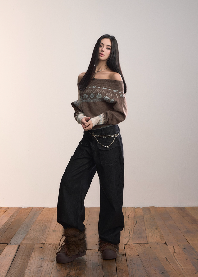 VIAPITTI off shoulder knit, fair isle sweater women, contrast wool knitwear, edgy Korean fashion, autumn winter sweater, one shoulder knit top, street style knitwear, Nordic pattern sweater, K-fashion 2025, warm wool knitted top, urban chic sweater, relaxed street knit, soft winter outfit, modern Korean streetwear