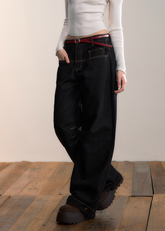 VIA PITTI jeans, heavy primary denim, wide-leg jeans women, Y2K street denim, oversized jeans women, raw indigo pants, vintage straight wide jeans, fall winter wide denim, model-off-duty jeans, Korean Y2K loose pants, VIA PITTI wide leg bottoms