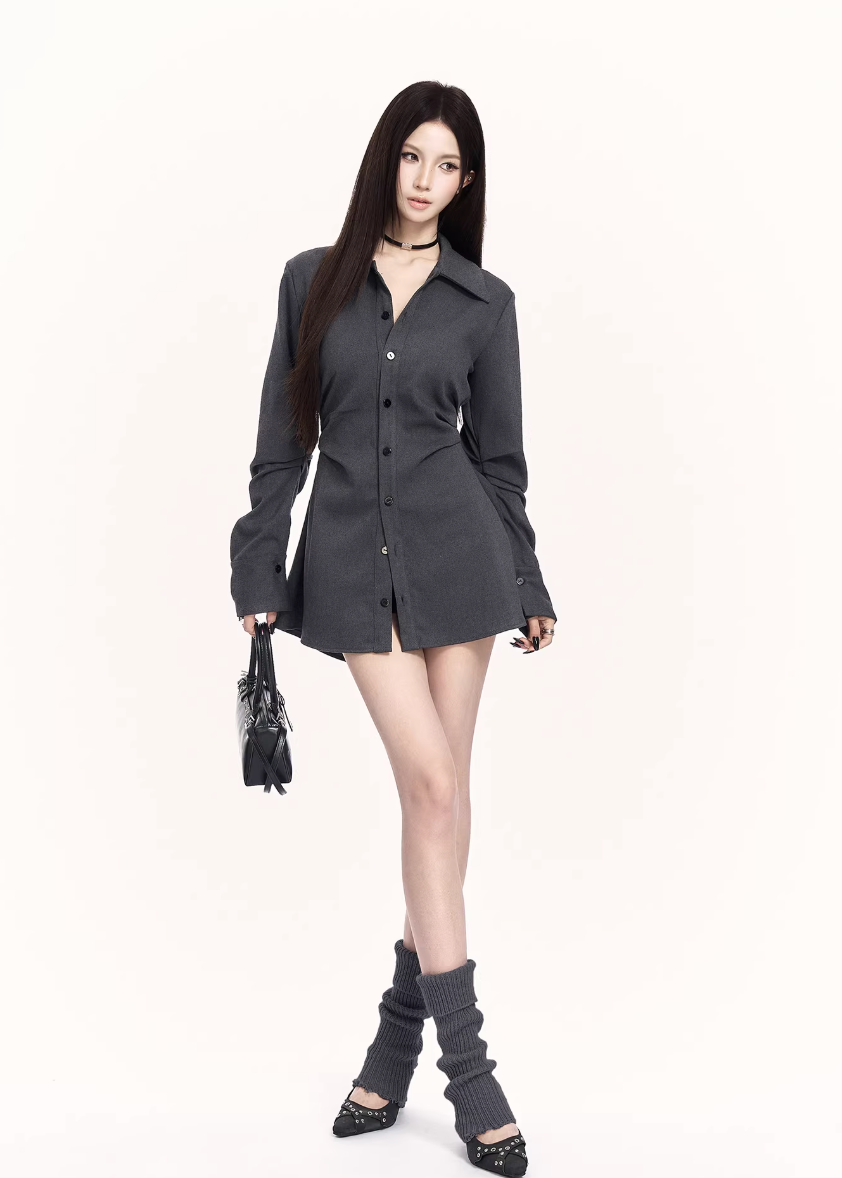 layered shirt set women, structured tunic shirt, edgy commuter outfit, two piece shirt women, waist shaping shirt set, dark minimalist fashion, vock shirt style, urban women outfit, tailored long sleeve shirt, modern street tailoring, alternative office wear women, black gray shirt set, controlled silhouette fashion, premium niche womenswear, minimalist edgy clothing
