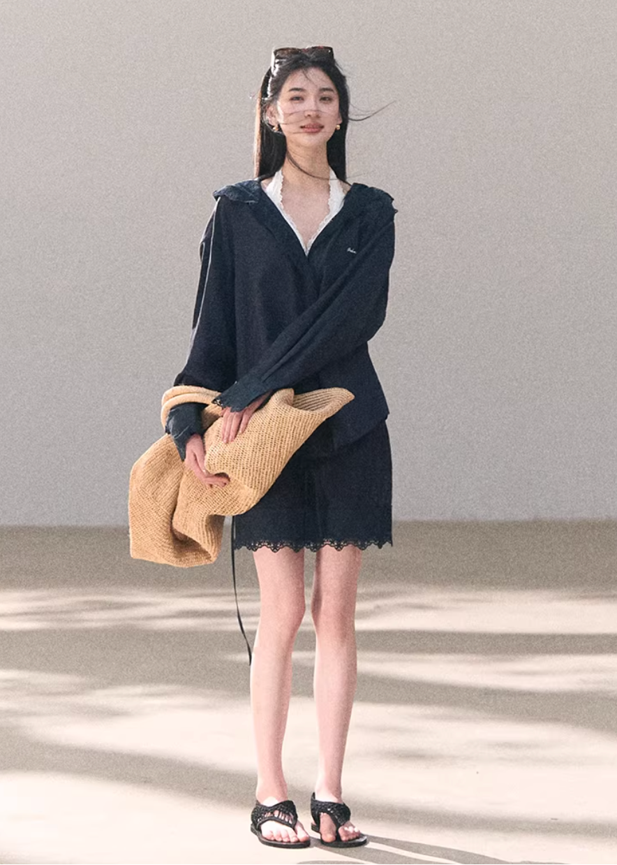 hooded shirt women, linen shirt coat, korean fashion outerwear, spring outfit ideas, casual spring outfits, lightweight jacket women, resort outfit women, breathable fabric outerwear, soft aesthetic outfit, modern feminine clothing, parisian style clothing, versatile layering piece, chic everyday outfit, calm luxury fashion, relaxed fit shirt coat, travel outfit women, effortless style outerwear, natural fabric clothing, spring wardrobe jacket, minimal style outer
