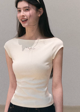 one shoulder t shirt women, asymmetrical top women, korean fashion top, spring outfit ideas, casual spring outfits, slim fit t shirt women, minimalist top women, breathable cotton tee, soft aesthetic outfit, modern feminine clothing, parisian style clothing, versatile everyday top, chic casual outfit, calm luxury fashion, lightweight summer top, effortless style blouse, refined casual wear, spring wardrobe essential, fitted tee women, simple design top