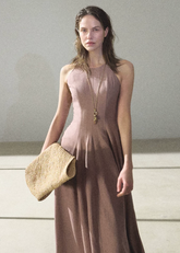 linen dress women, sleeveless summer dress, korean fashion dress, minimal outfit women, effortless outfit ideas, casual summer outfits, breathable linen dress, modern feminine clothing, parisian style clothing, versatile summer dress, chic everyday outfit, calm luxury fashion, lightweight dress women, elegant casual dress, refined minimal dress, summer wardrobe dress, feminine silhouette dress, natural fabric dress, clean line dress, simple elegant dress