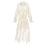 不規則な白い花柄レースのシャツドレス