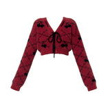 ワインレッドのドレス、ニットのショートカーディガン