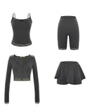 グレーのストライプニットの高級スーツはスリムでエレガント