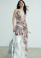 エレガントな彫刻的なプリーツのディープVトップ