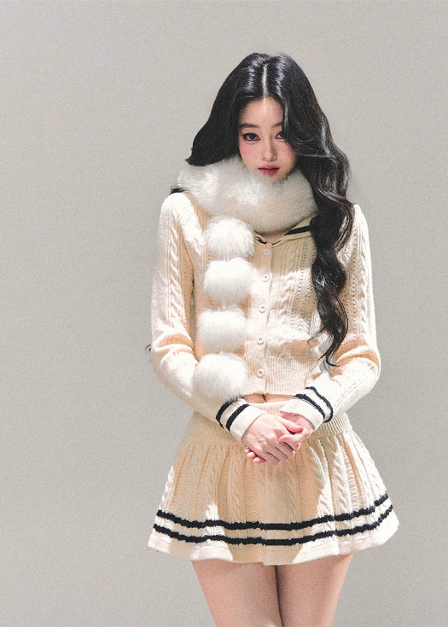 faux fox fur scarf women, pom pom fur collar, winter warm fluffy scarf, french style fur scarf, cold proof plush neck warmer, imitation fox scarf women, fw25 winter accessories, soft girl fur wrap, warm faux fur collar