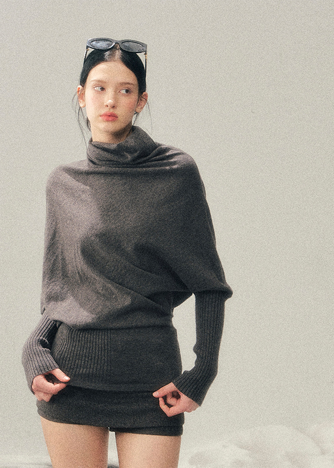 turtleneck knit sweater women, korean minimal knit top, lazy style winter sweater, draped knit top women, soft waist sweater, refined casual knitwear, winter knit top women, elegant daily wear sweater, premium women knit, aomalm knit style, understated luxury sweater, modern women basics, relaxed fit turtleneck, versatile winter knit, feminine winter top