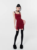 ワインレッドのドレス、ニットのショートカーディガン