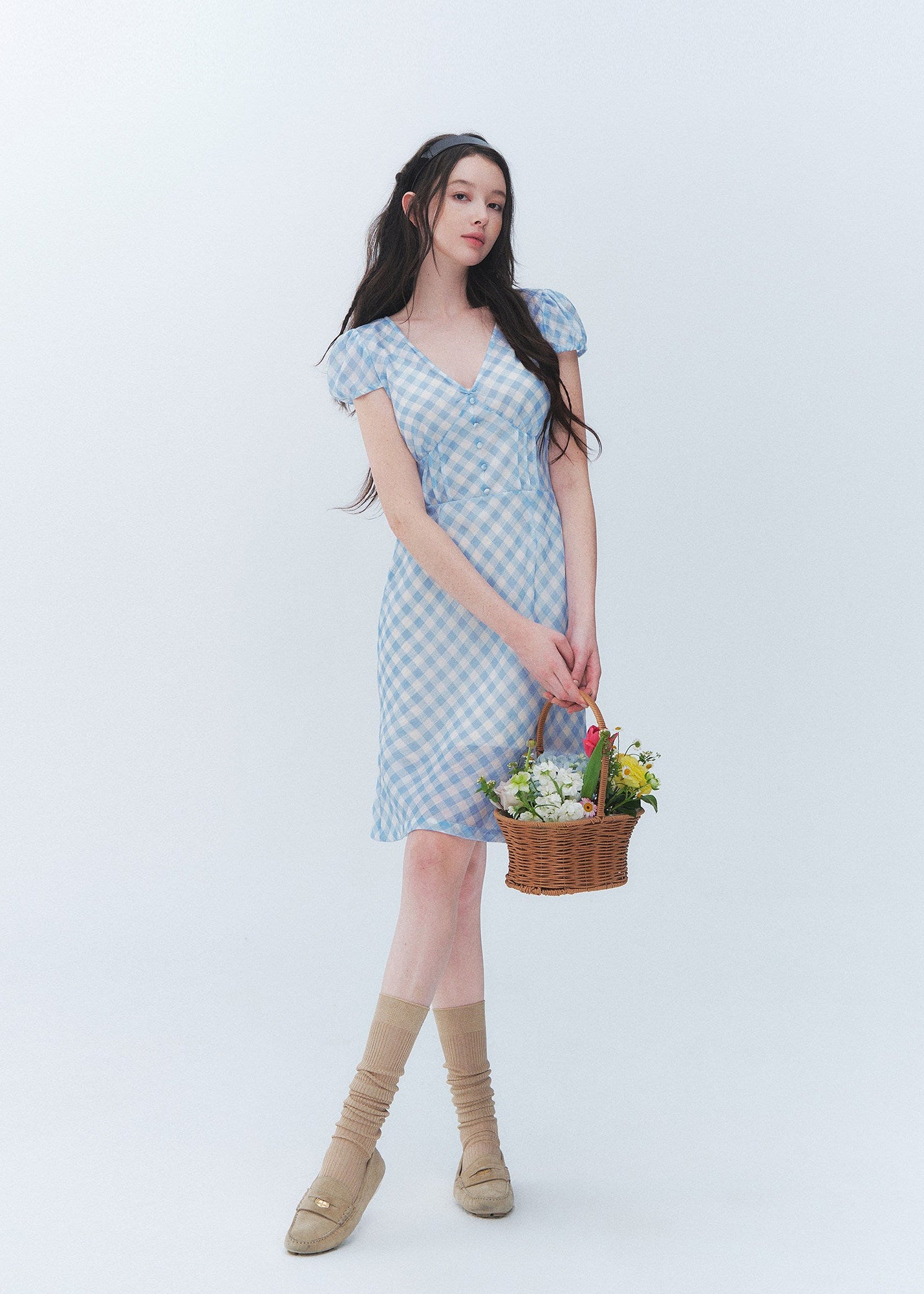plaid puff sleeve dress, French vintage dress, V neck plaid dress, waist cinching dress, feminine Korean dress, cottagecore plaid dress, romantic summer dress, vintage inspired dress, puff sleeve midi dress, elegant everyday dress, countryside style dress, soft feminine plaid dress, date outfit dress, breathable summer dress, classic plaid dress women