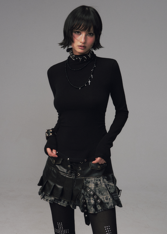 punk turtleneck top
edgy knitwear women
black slim long sleeve top
gothic streetwear top
fleece warm knit shirt women
semi high neck slim tee
rivet design knitwear
winter thermal base shirt
dark fashion women top
Frustration Garden top