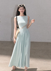 Feminine stretch dress with lace patchwork waist