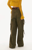 マルチポケットミリタリーグリーンのゆったりカジュアルパンツ
