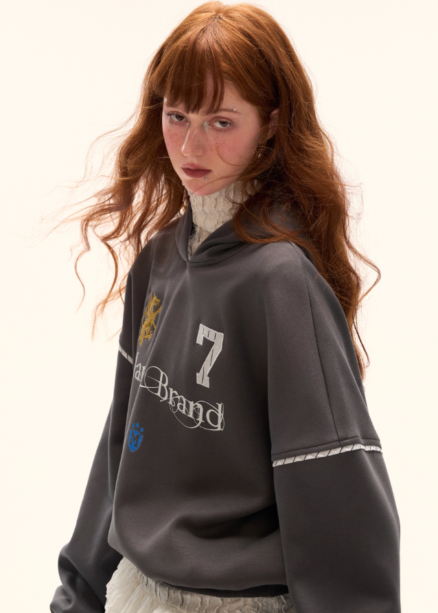 patchwork hooded shirt, women patchwork hoodie, american street style top, hybrid shirt hoodie women, fall winter 2025 fashion women, loose fit jersey sweatshirt, korean streetwear women 2025, casual oversized hoodie outfit, nowa tokyo street fashion