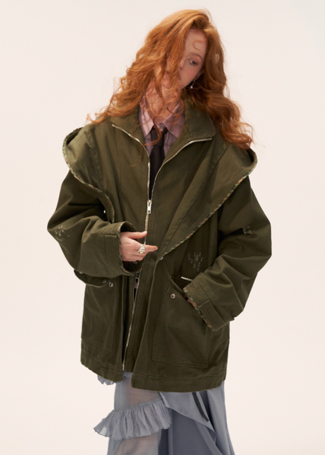 distressed cargo jacket women, frayed utility jacket, vintage workwear coat ladies, fall winter 2025 outerwear women, loose casual commuter jacket, korean street fashion jacket, lazy fit grunge outerwear, washed vintage cargo coat, nowa tokyo retro street style
