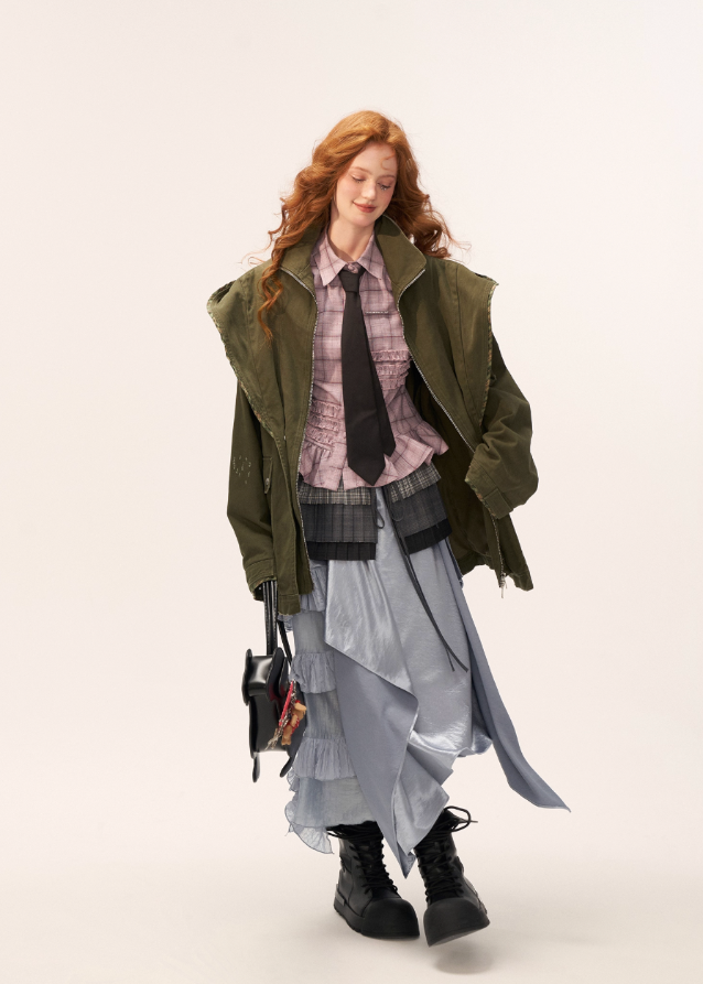 distressed cargo jacket women, frayed utility jacket, vintage workwear coat ladies, fall winter 2025 outerwear women, loose casual commuter jacket, korean street fashion jacket, lazy fit grunge outerwear, washed vintage cargo coat, nowa tokyo retro street style
