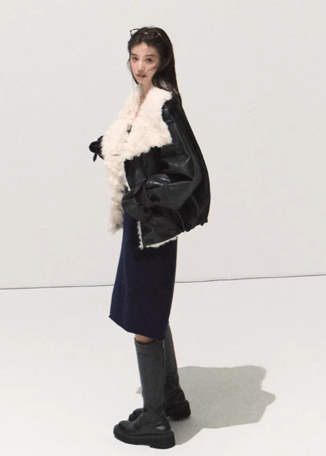 lamb wool leather jacket women, oversized shearling short coat, winter thick lapel jacket, faux shearling leather outerwear women, streetcore winter jacket 2025, osmanthus lamb wool coat, black short leather jacket women, korean winter fashion jacket, nowa tokyo winter outerwear
