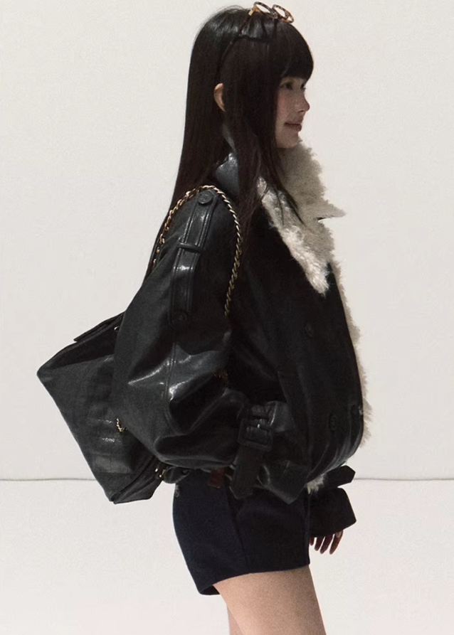 lamb wool leather jacket women, oversized shearling short coat, winter thick lapel jacket, faux shearling leather outerwear women, streetcore winter jacket 2025, osmanthus lamb wool coat, black short leather jacket women, korean winter fashion jacket, nowa tokyo winter outerwear
