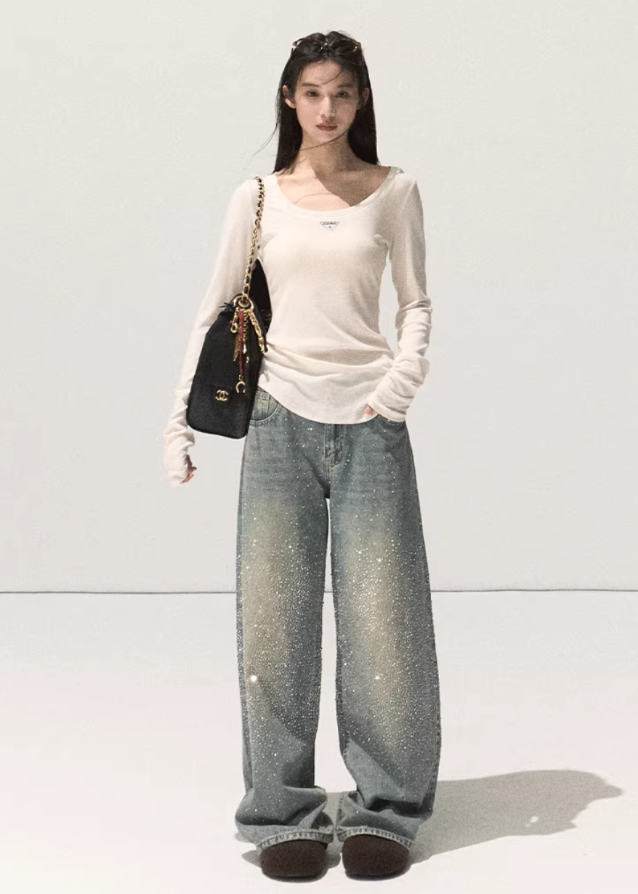 rhinestone denim jeans women, glitter star jeans, sparkling straight leg jeans, fall winter 2025 jeans women, washed rhinestone pants, korean street style denim, embellished star jeans, casual wide leg rhinestone jeans, nowa tokyo fashion jeans, celestial denim pants
