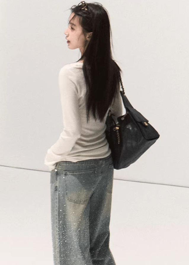 rhinestone denim jeans women, glitter star jeans, sparkling straight leg jeans, fall winter 2025 jeans women, washed rhinestone pants, korean street style denim, embellished star jeans, casual wide leg rhinestone jeans, nowa tokyo fashion jeans, celestial denim pants
