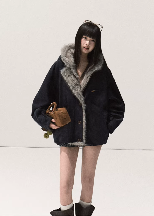 suede fur jacket women, eco friendly faux fur coat, winter 2025 suede outerwear, thick warm fur collar jacket, korean street winter coat, vintage suede shearling jacket, soft suede faux fur jacket women, oversized cozy winter outerwear, nowa tokyo high end street fashion
