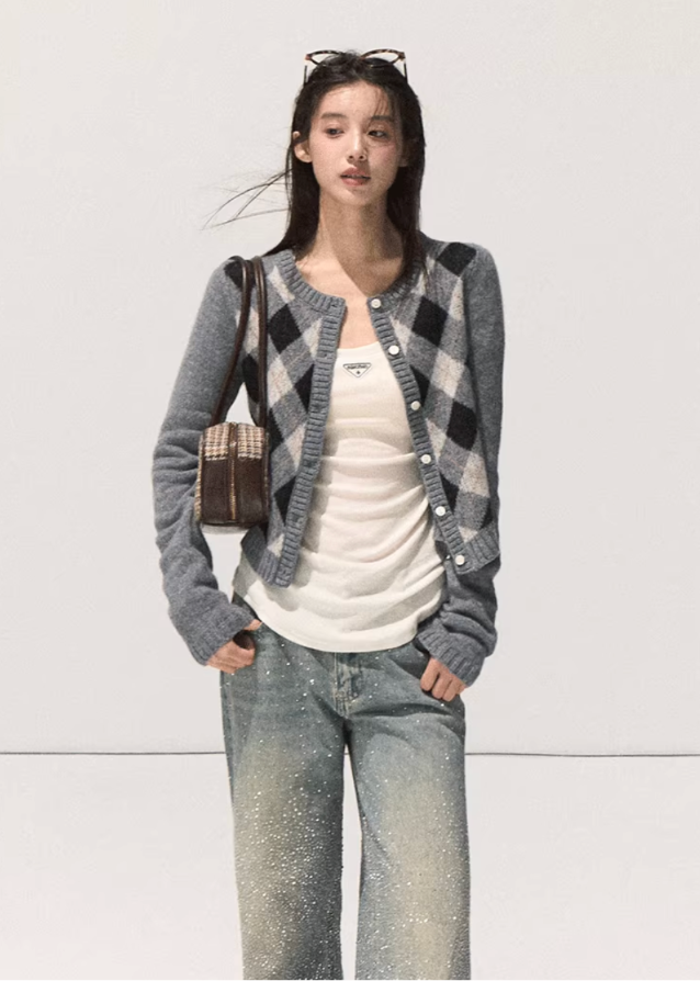 korean tencel wool knit top, minimalist u-neck slim top, seoul fashion long sleeve inner, korean soft touch base top, women tencel wool long sleeve shirt, korean minimal layering top, elegant fitted knitwear women, korean casual slim top outfit, soft stretchy long sleeve t-shirt, seoul chic minimal inner top, lightweight knit long sleeve women, korean neutral tone top, fall winter inner layer shirt, tencel blend u-neck top, korean fashion daily basewear