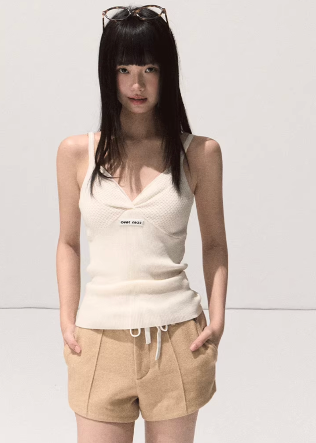 korean soft knit long sleeve top, cotton slim base top women, minimal layering knitwear, korean pure cotton inner top, seoul style slim fit knitwear, soft touch cotton long sleeve tee, minimalist base knit korea, daily layering outfit women, light knit top for autumn, korean skin-friendly cotton knit, elegant soft base top, women slim inner knitwear, breathable cotton long sleeve, cozy korean layering top, feminine minimal knit top