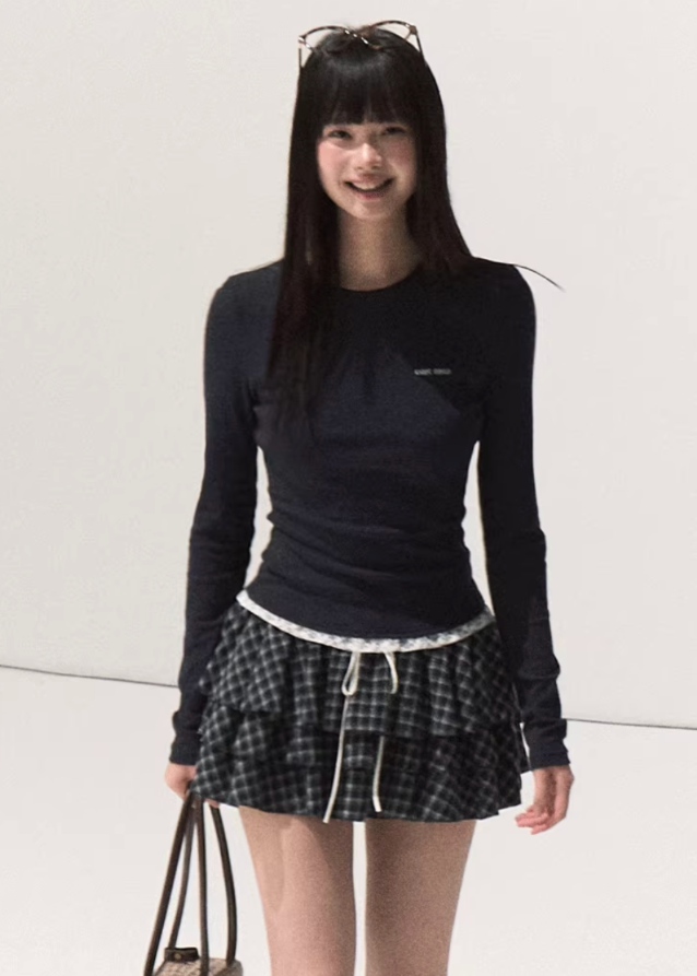 korean lace long sleeve t-shirt, slim fit knit top women, preppy korean outfit top, lace trim base tee korea, soft slim fit top women, seoul daily casual top, feminine korean lace knitwear, minimalist long sleeve top, cute lace long sleeve shirt, korean preppy street top, soft knit layering outfit, korean school style fashion, slim lace trim knit top, breathable autumn base top, aesthetic korean long sleeve tee