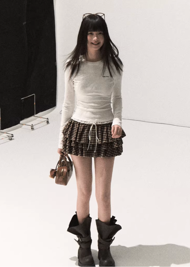 korean lace long sleeve t-shirt, slim fit knit top women, preppy korean outfit top, lace trim base tee korea, soft slim fit top women, seoul daily casual top, feminine korean lace knitwear, minimalist long sleeve top, cute lace long sleeve shirt, korean preppy street top, soft knit layering outfit, korean school style fashion, slim lace trim knit top, breathable autumn base top, aesthetic korean long sleeve tee