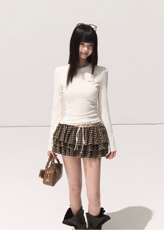 korean lace long sleeve t-shirt, slim fit knit top women, preppy korean outfit top, lace trim base tee korea, soft slim fit top women, seoul daily casual top, feminine korean lace knitwear, minimalist long sleeve top, cute lace long sleeve shirt, korean preppy street top, soft knit layering outfit, korean school style fashion, slim lace trim knit top, breathable autumn base top, aesthetic korean long sleeve tee