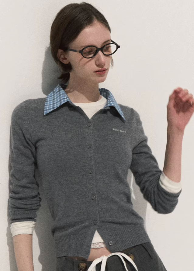 OAKMOO preppy knit top, wool layered sweater women, fake two piece long sleeve top, contrast collar knit blouse, autumn winter wool top, Korean fashion academia style, preppy girl outfit, soft slim fit knitwear, modern minimalist sweater, OAKMOO AW collection